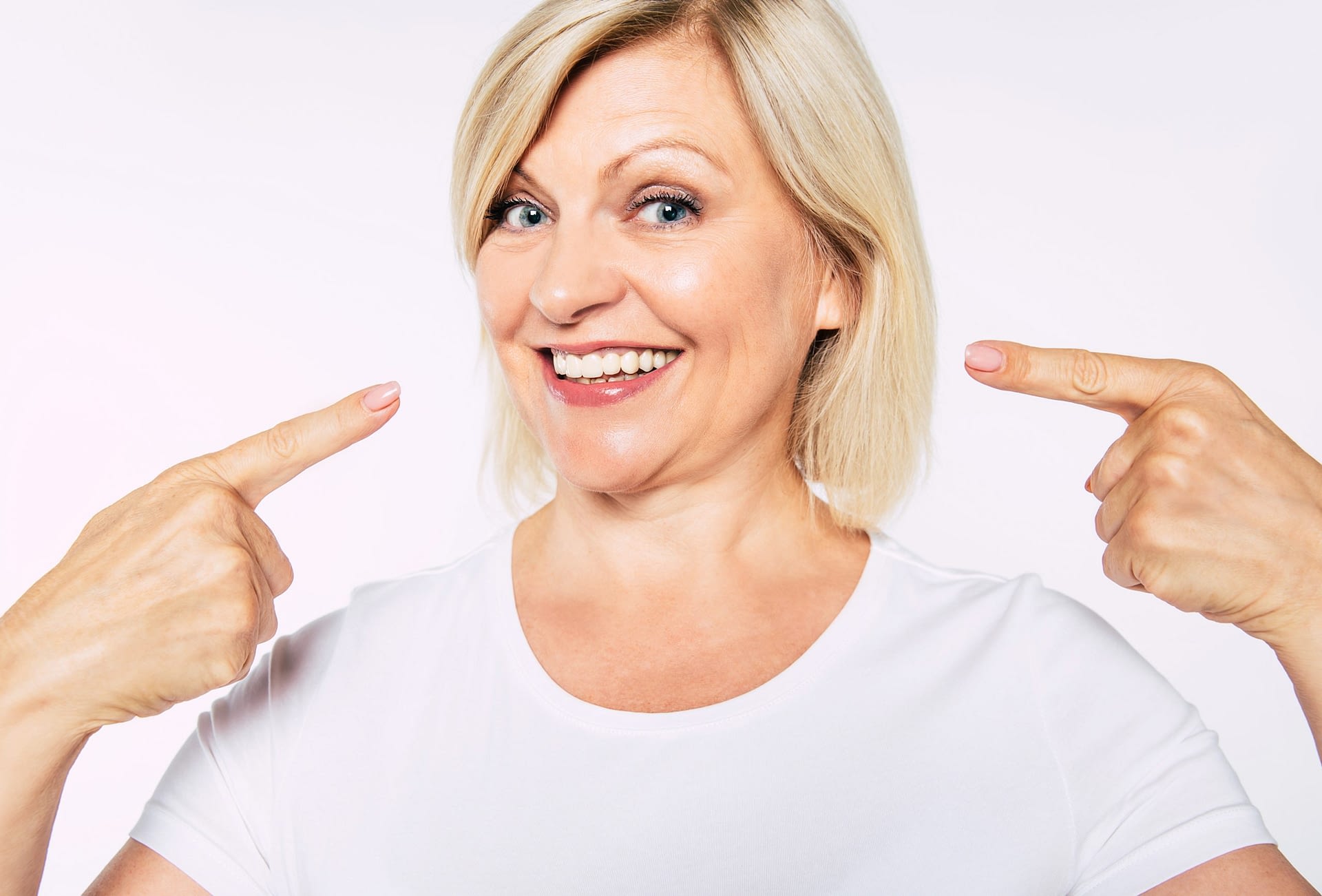 natural white teeth from teeth whitening treatment